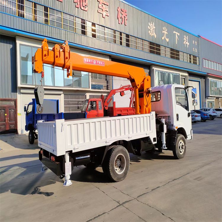 台东县三轮随车吊定制 农用改装机自备吊中瑞长期出售