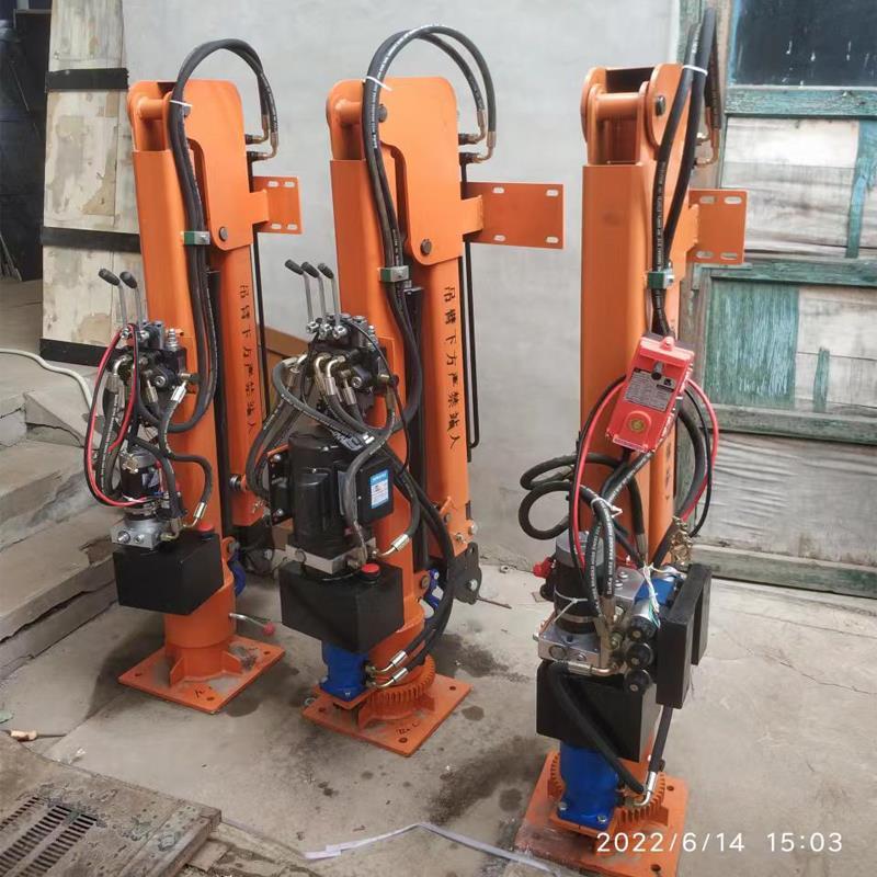 台东县重汽蓝牌随车吊 3.2吨 国六动力强 液压驱动 农用自卸起重机